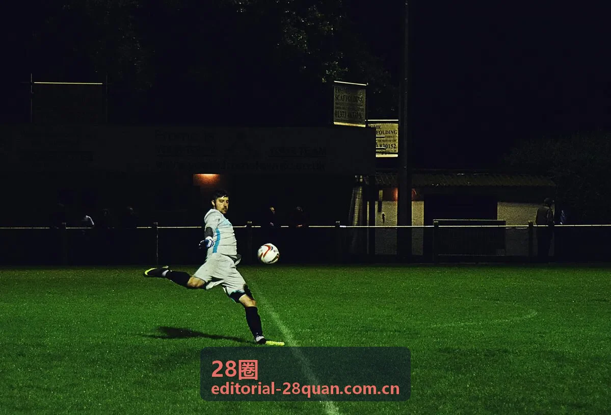 28圈人物档案封面图：内容策展人苏浅